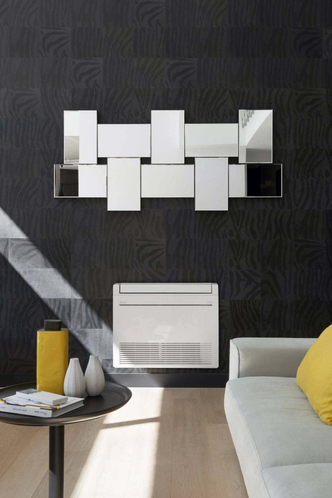 Installation climatisation console en bas d'un mur dans un salon à Colombes