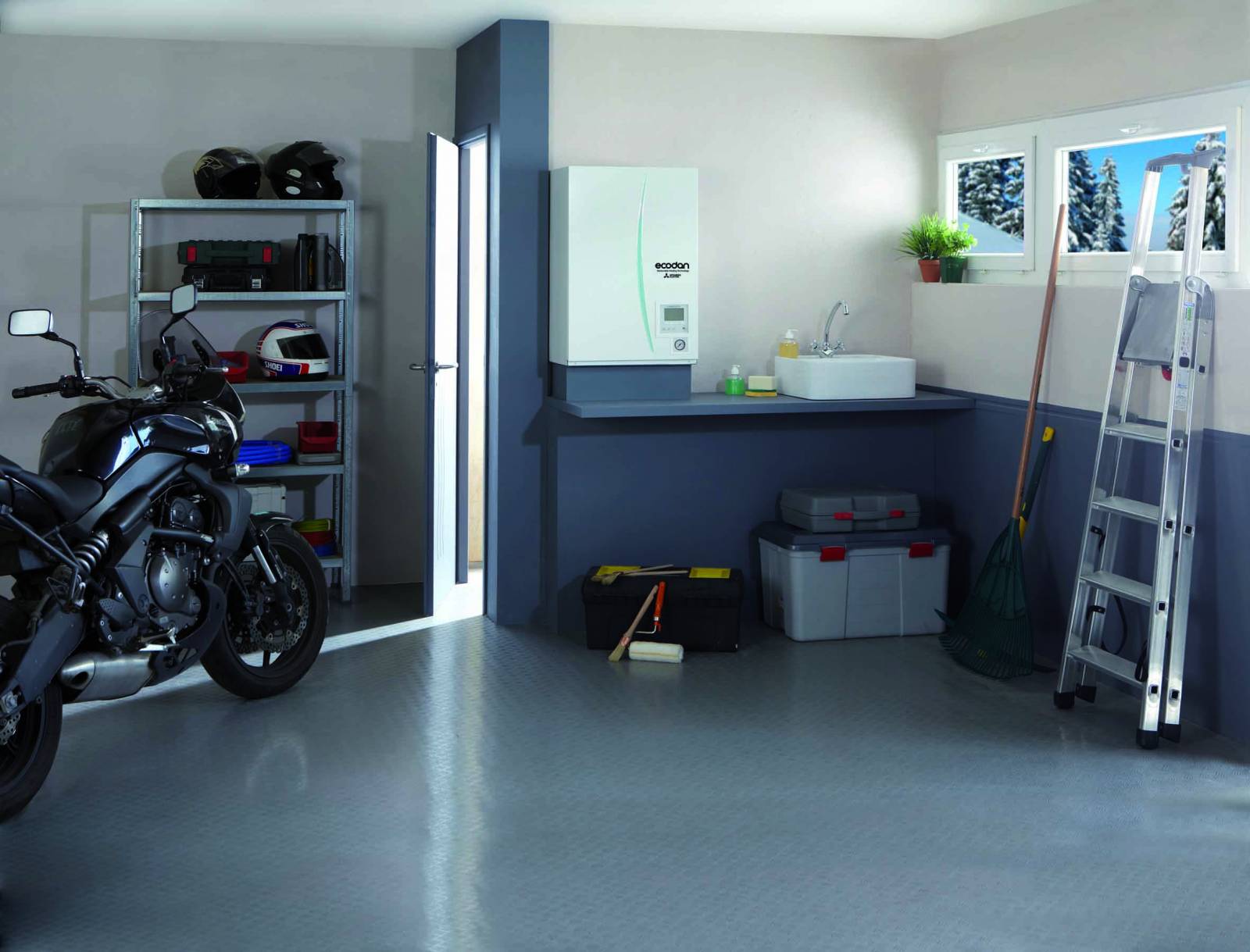 Pompe à chaleur air eau dans un garage de maison à Colombes